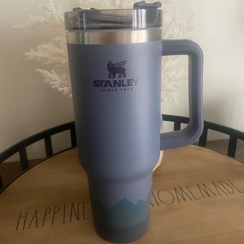 Stanley 40oz with handle